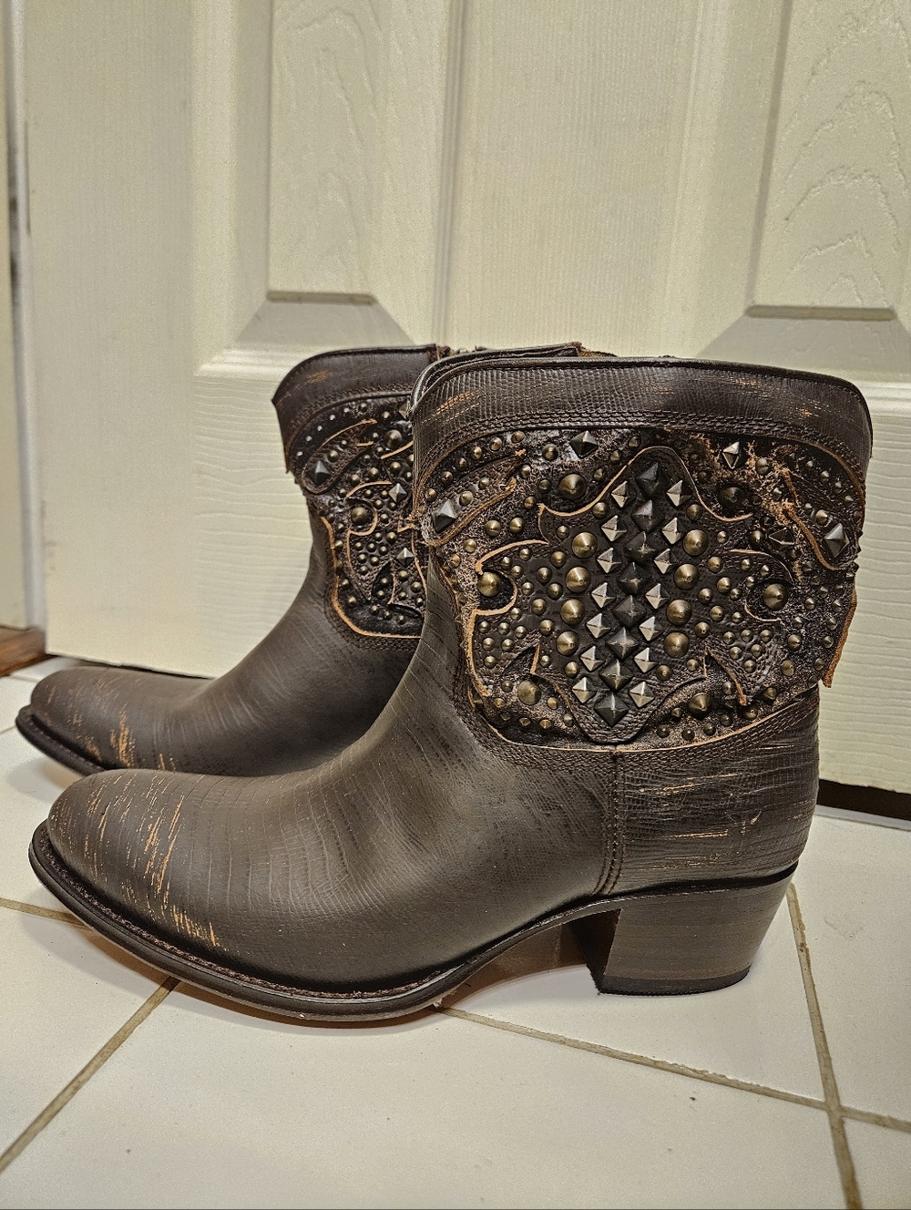 Frye Deborah Deco Short Studded Boots brown womens size 8 shoes